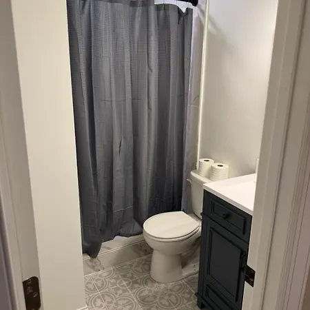 5br Near Uptown Holiday home