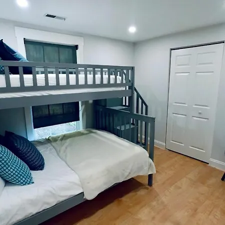 Spacious Dog-friendly Retreat Near Ballantyne *
