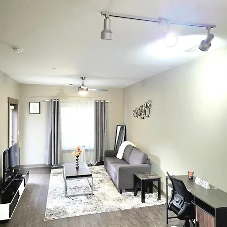 Apartment Gorgeous Uptown With Pool *