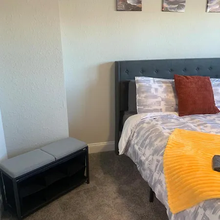 Welcome To Our Place! Apartment *