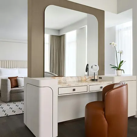 The Ritz-carlton,