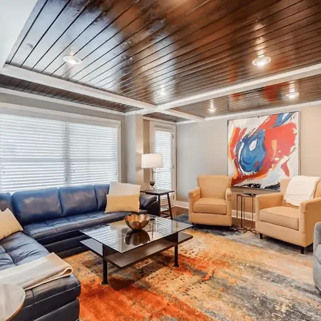 Stylish Noda Gem Hot Tub, Games And Walk To Dining *