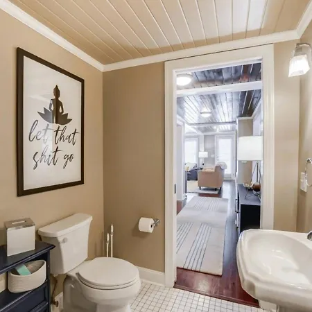 Stylish Noda Gem Hot Tub, Games And Walk To Dining Charlotte