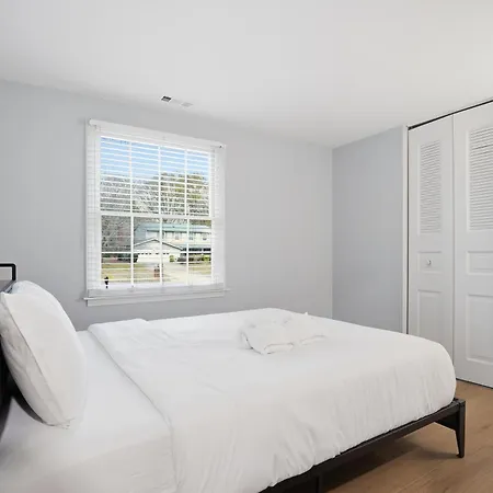 Holiday home Shadowlake: 4br House