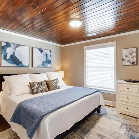 Holiday home Stylish Noda Gem Hot Tub, Games And Walk To Dining