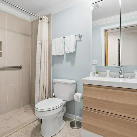 Shadowlake: 4br House Charlotte