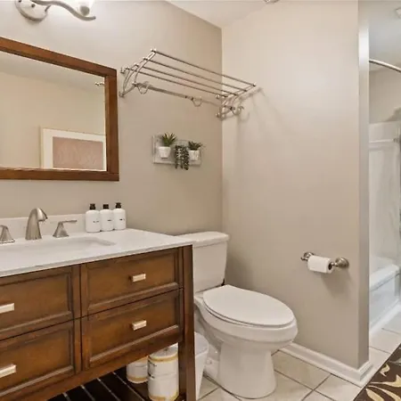 Holiday home Gorgeous 2 Bedroom Near Carowinds - Patio - Pool *