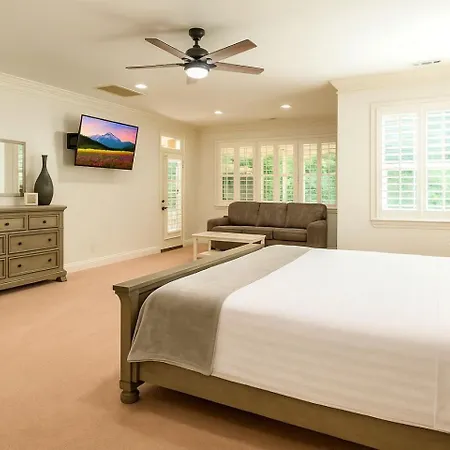 Impressive Luxurious With Pool And Game Space In Nc *