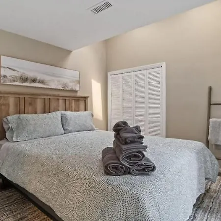 Gorgeous 2 Bedroom Near Carowinds - Patio - Pool