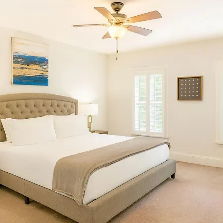 Holiday home Impressive Luxurious With Pool And Game Space In Nc *