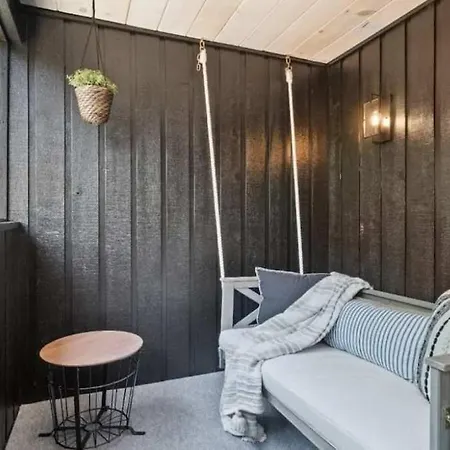 Gorgeous 2 Bedroom Near Carowinds - Patio - Pool *