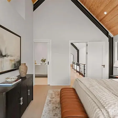 Apartment Elegant Carmel Frame