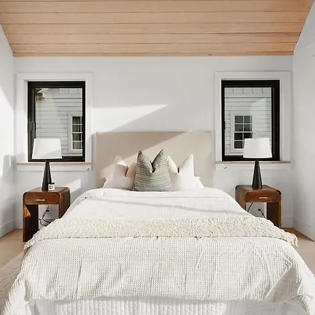 Elegant Carmel Frame Apartment Charlotte