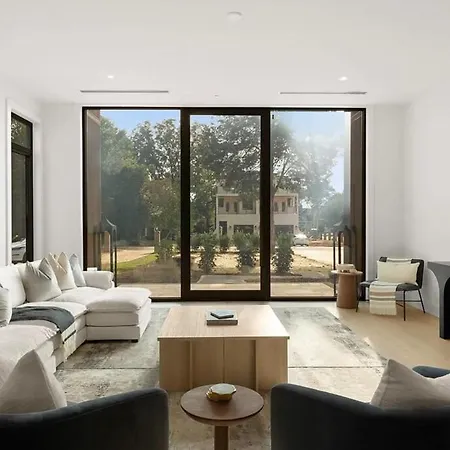 Elegant Carmel Frame Apartment *