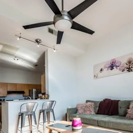 Skyline Vista Penthouse In The Queen Charlotte