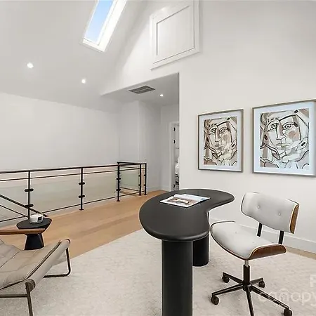 Elegant Carmel Frame Apartment