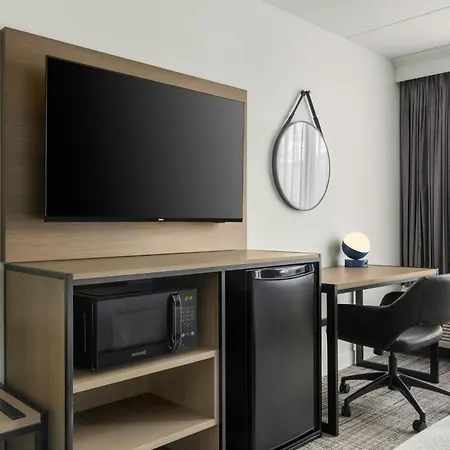 Express By Marriott South End Hotel