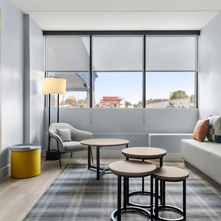 Express By Marriott South End Hotel