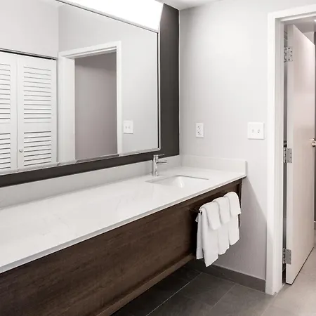 Courtyard By Marriott Ballantyne