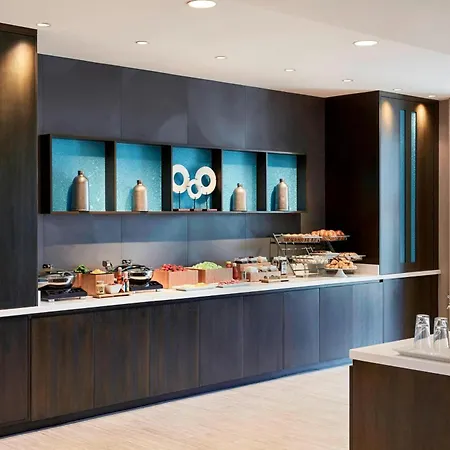 Springhill By Marriott Arrowood 3*