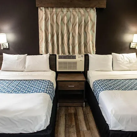 Suburban - Ballantyne 3*