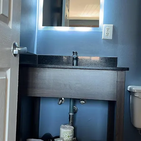 Suburban - Ballantyne Hotel 3*