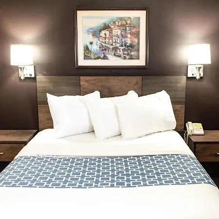 Suburban - Ballantyne 3*