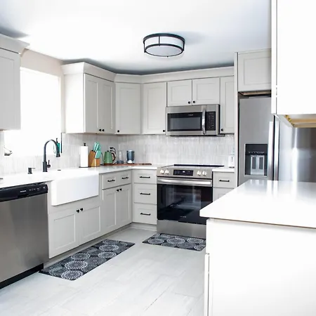 Holiday home 5br Near Uptown
