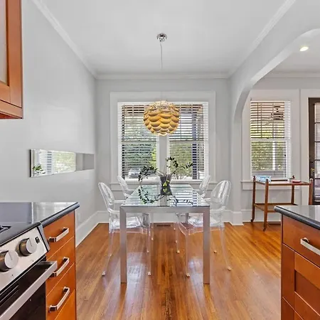 Holiday home Stylish Myers Park 2 Bedroom With Screened Porch *