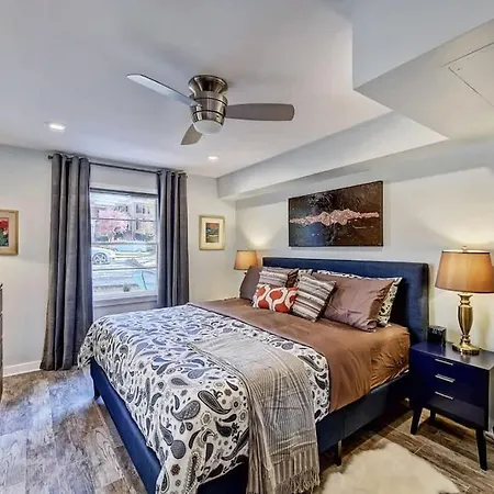 Comfortable And Stylish Near Myers Park