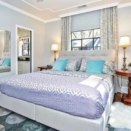 Chic And Comfortable 2br Near Uptown Holiday home Charlotte