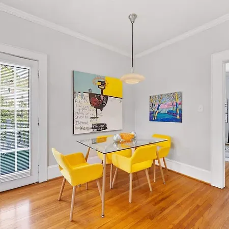Bright And Restful 2br Near Uptown With Balcony * Charlotte