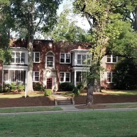 Modern 2br With Sunroom Near Uptown Holiday home *
