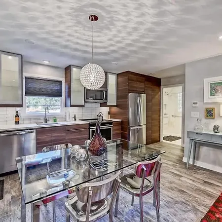 Comfortable And Stylish Near Myers Park Holiday home Charlotte