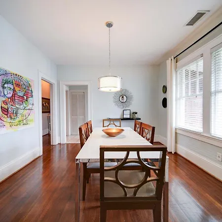 Holiday home Elegant 1br In Elizabeth With Covered Porch Charlotte