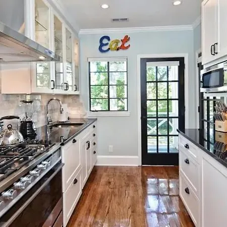 Holiday home Chic And Comfortable 2br Near Uptown Charlotte