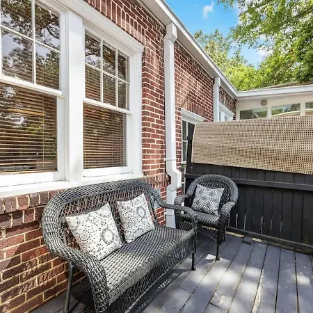 Spacious 2br In Myers Park With Sunroom Charlotte