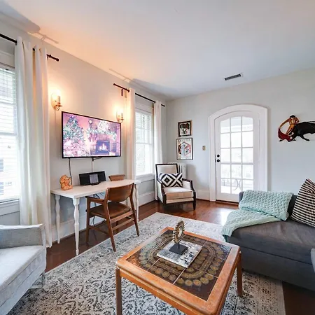 Elegant 1br In Elizabeth With Covered Porch Holiday home Charlotte