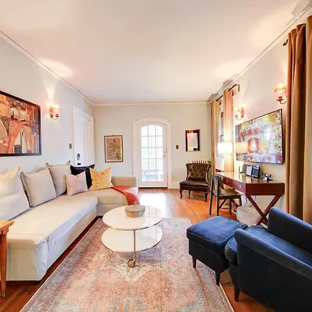 Elegant 1br King Condo, Elizabeth-plaza Midwood Charlotte