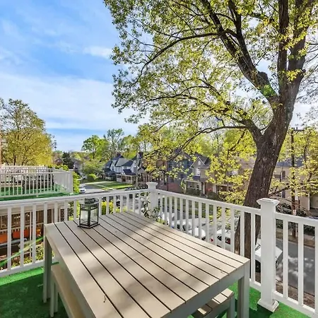 Vibrant And Cozy 2br Near Uptown With Balcony Holiday home Charlotte