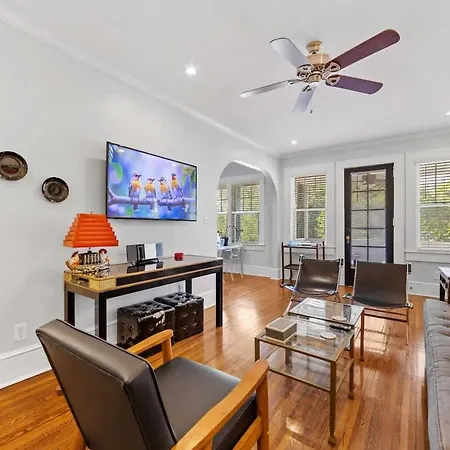 Stylish Myers Park 2 Bedroom With Screened Porch * Charlotte