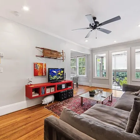 Spacious 2br In Myers Park With Sunroom Holiday home *