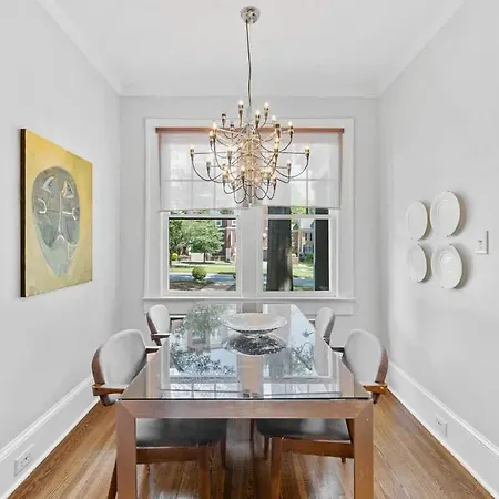 Holiday home 2 Bedroom In Myers Park With Comfortable Screened Porch Charlotte