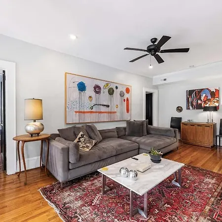 Spacious 2br In Myers Park With Sunroom Holiday home *