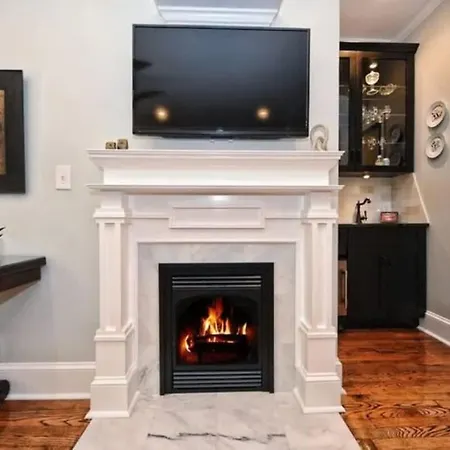 Holiday home Relax Or Entertain In Luxurious 2br With Patio Charlotte