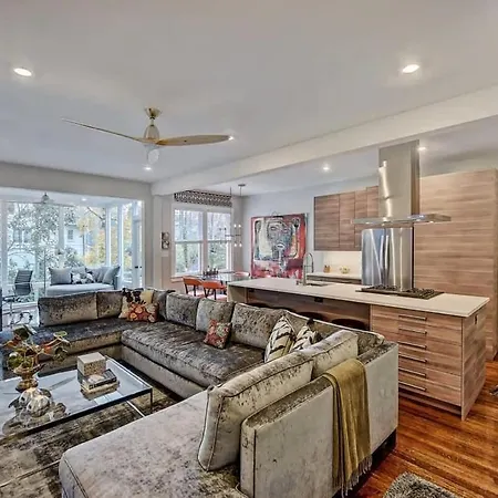 Modern 2br With Sunroom Near Uptown