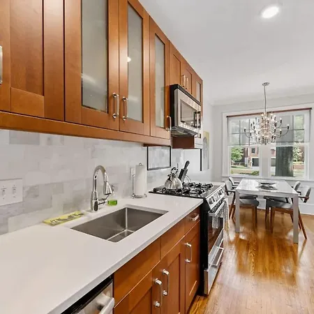 Holiday home 2 Bedroom In Myers Park With Comfortable Screened Porch