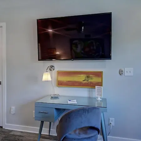 Spacious Conveniently Located 1br In Myers Park Charlotte