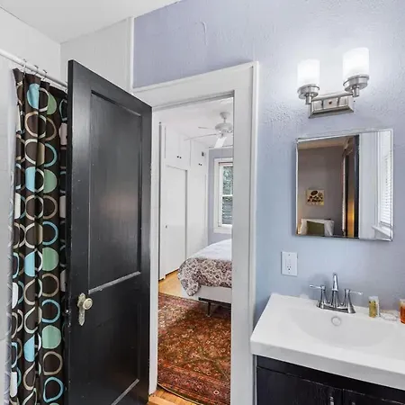 Spacious 2br In Myers Park With Sunroom * Charlotte