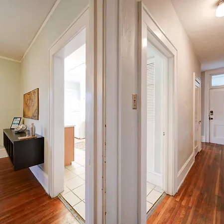 Elegant 1br King Condo, Elizabeth-plaza Midwood Charlotte